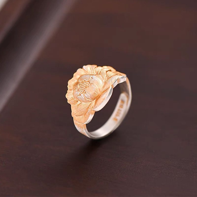Lotus Ring - Timeless radiance, from dusk till dawn