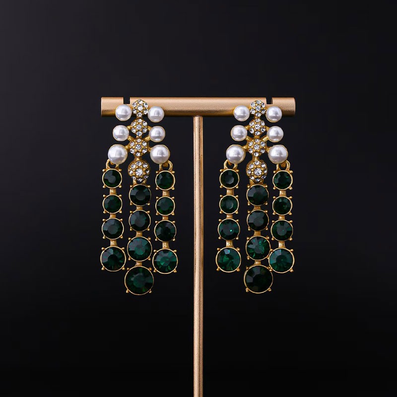 Classic Pearl Earrings