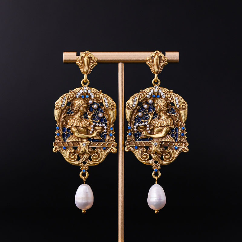 Courtly Elegance Earrings