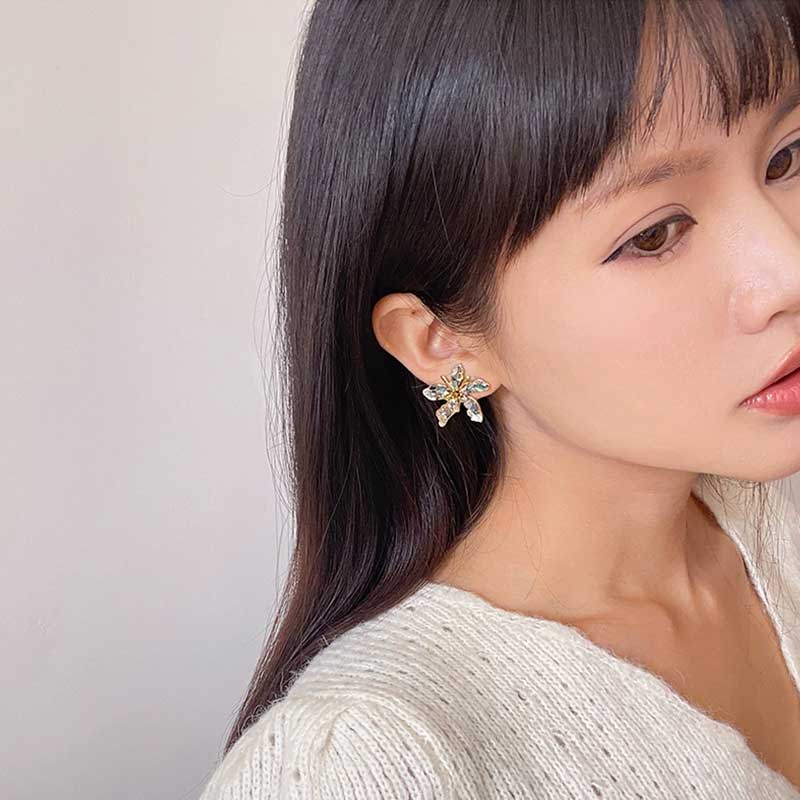Maple Leaf Shell Earrings